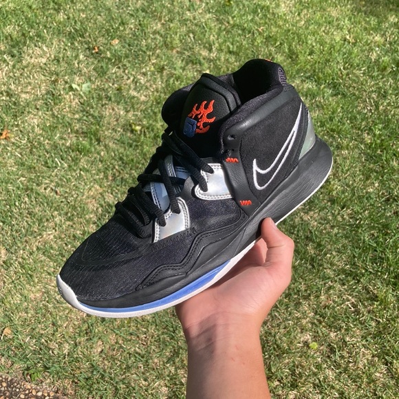 Kyrie Infinity - Picture 1 of 7